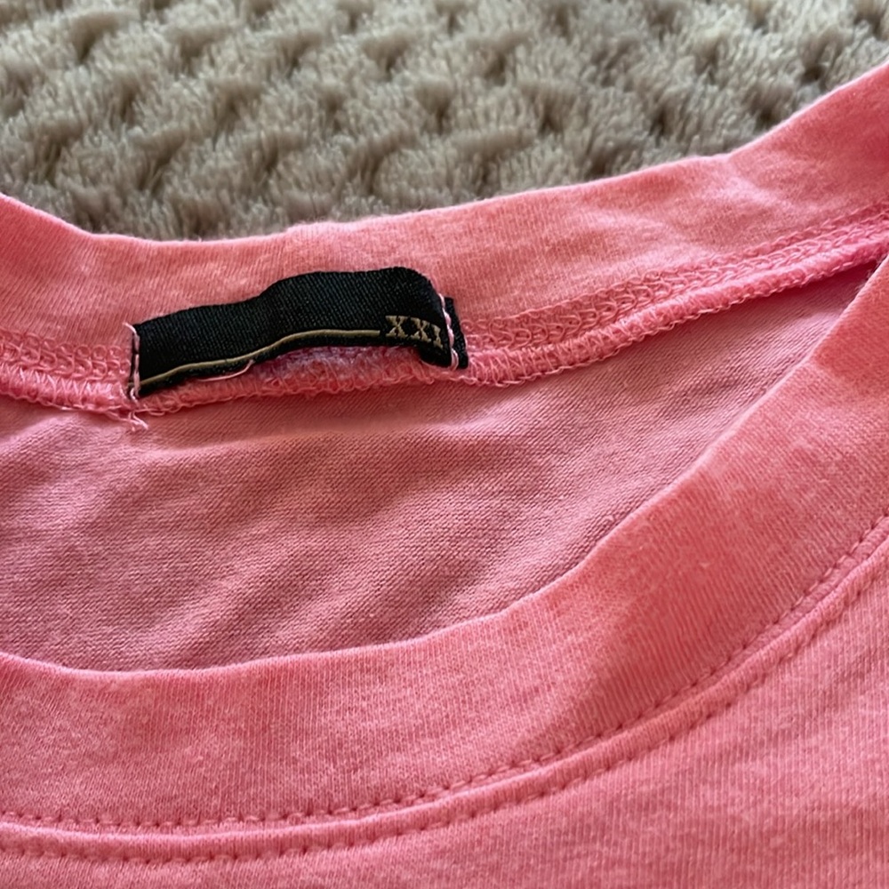Cute graphic tee - Picture 3 of 4
